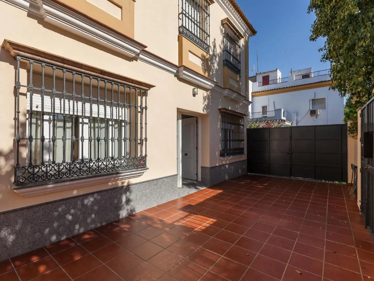 Holiday Home Nervion: Ciudad Jardin Sewilla