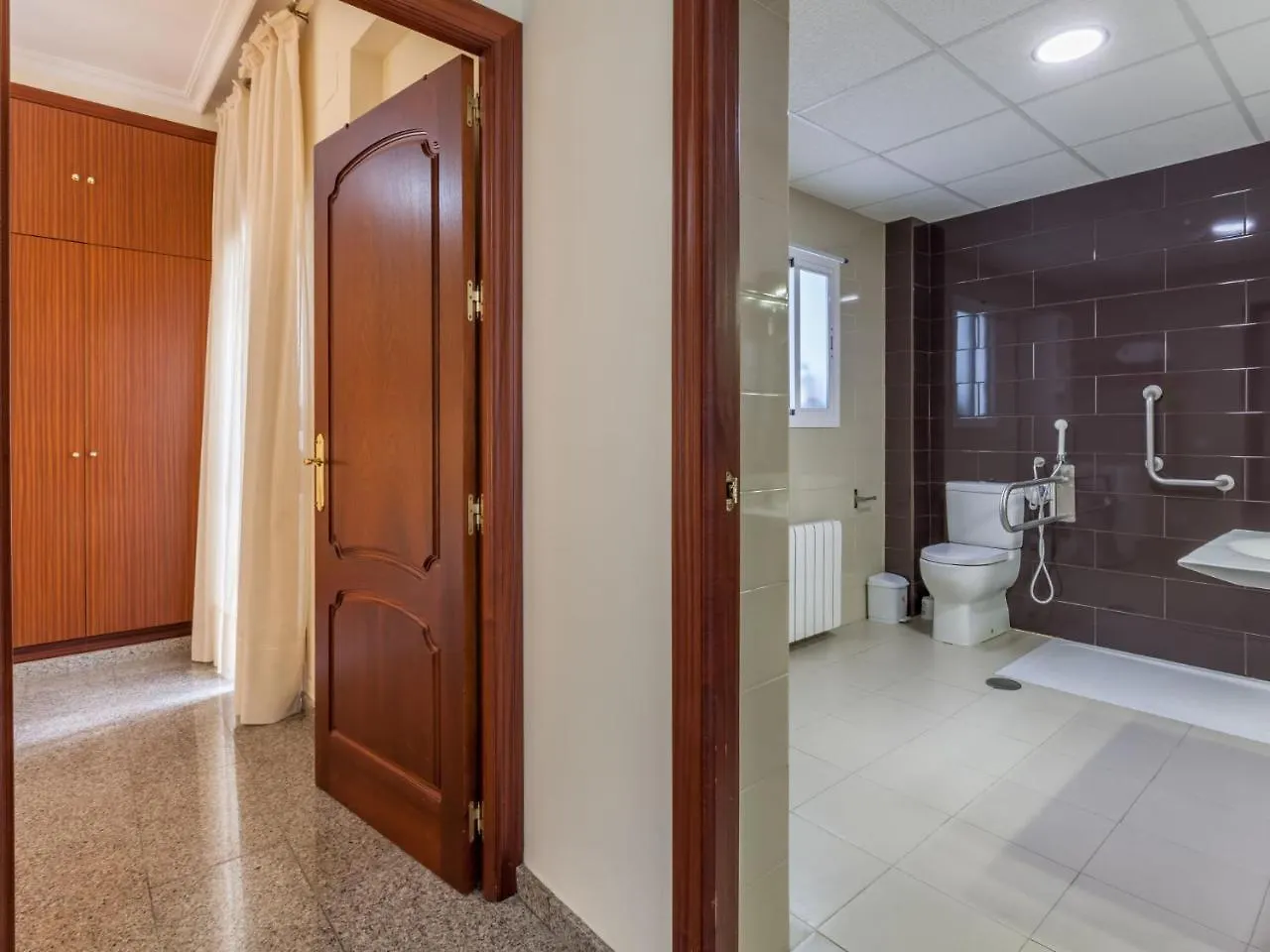 Holiday Home Nervion: Ciudad Jardin Sewilla