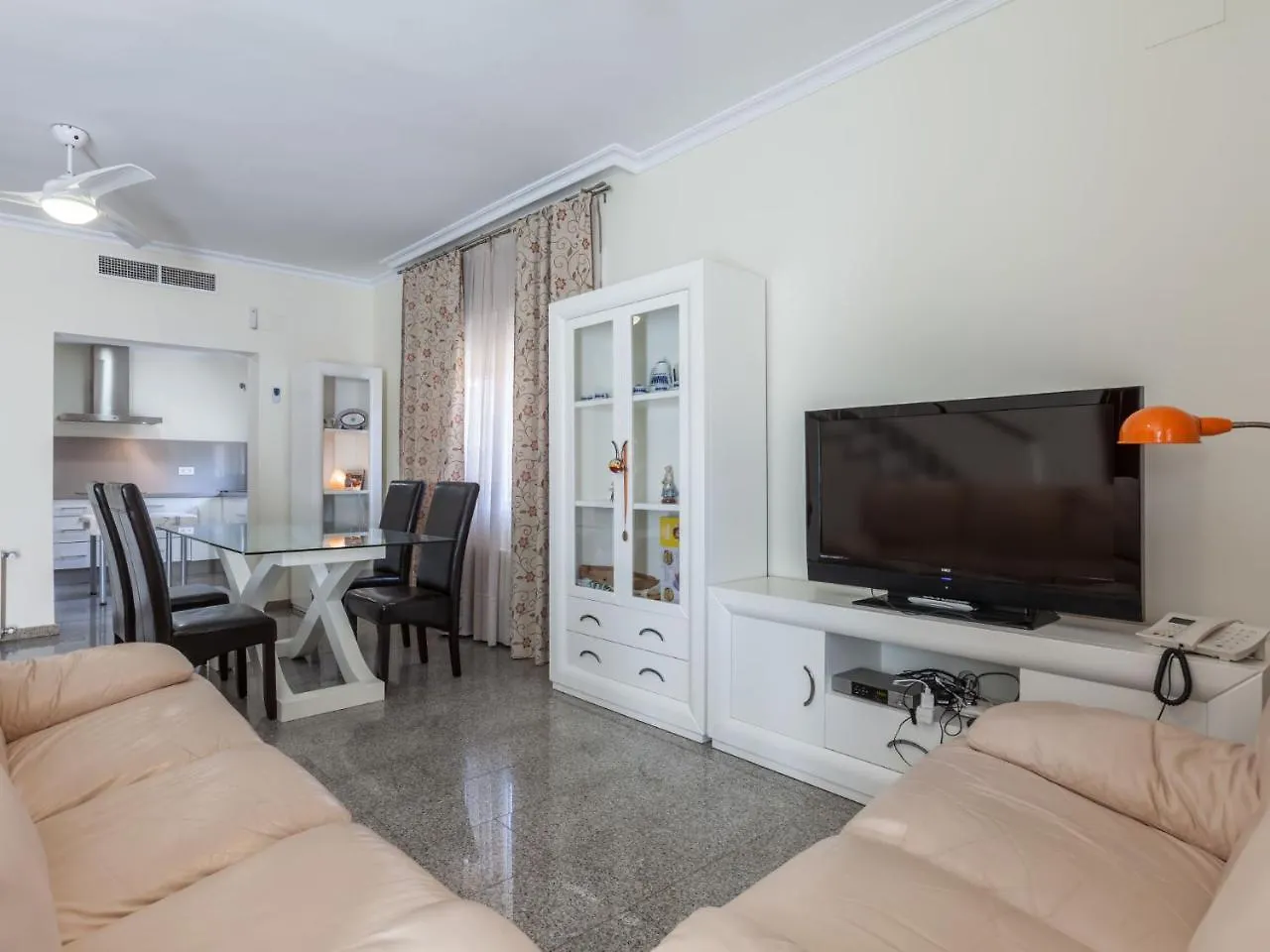 Holiday Home Nervion: Ciudad Jardin Sewilla