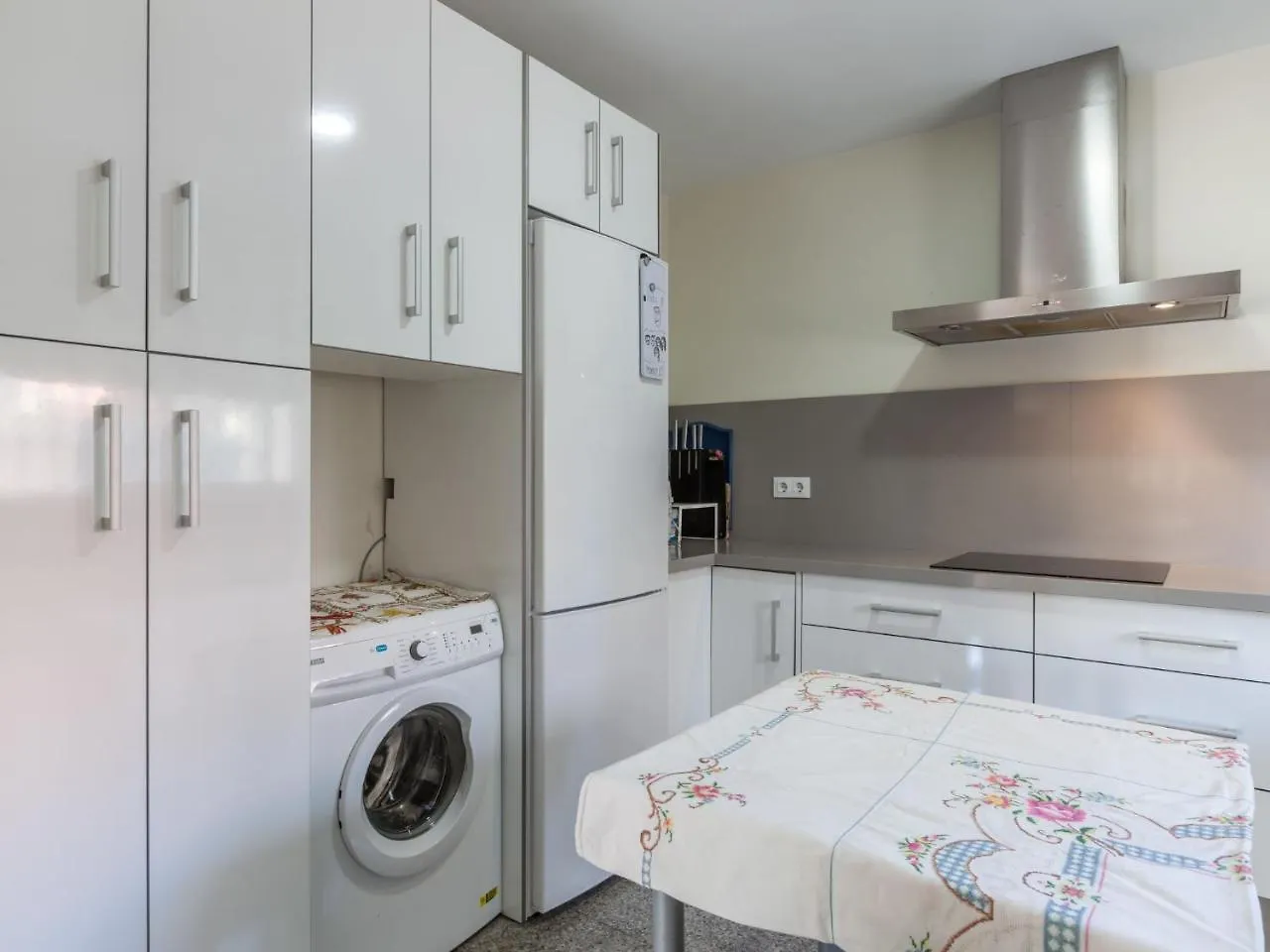 Holiday Home Nervion: Ciudad Jardin Sewilla